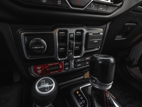 Used 2021 Jeep Gladiator Rubicon AWD/4WD image 22