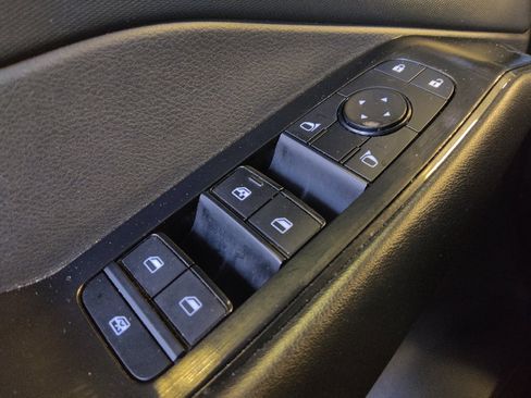 Used 2024 Nissan Rogue S AWD/4WD image 27