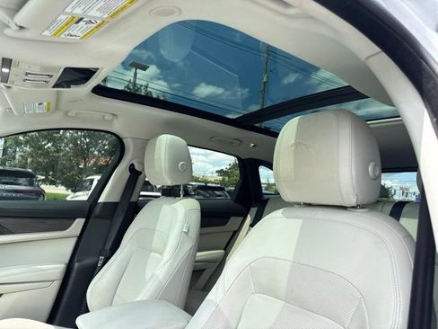 Used 2022 Jaguar F-PACE S AWD/4WD image 2