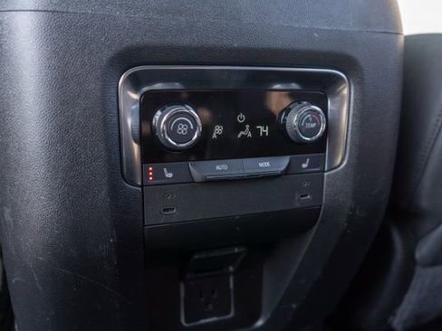 Used 2025 Chevrolet Suburban High Country AWD/4WD image 33