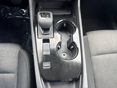 Used 2025 Nissan Rogue SV FWD image 23