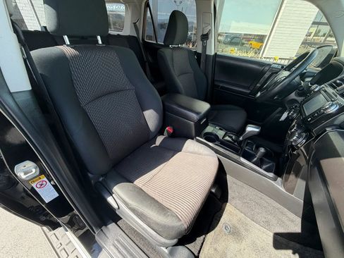Used 2017 Toyota 4Runner TRD Off-Road AWD/4WD image 12