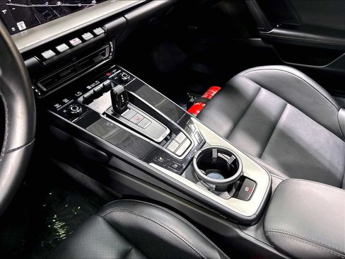 Used 2024 Porsche 911 Carrera T RWD image 19