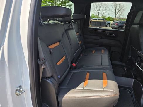 Used 2025 GMC Sierra 2500 AT4 AWD/4WD image 16