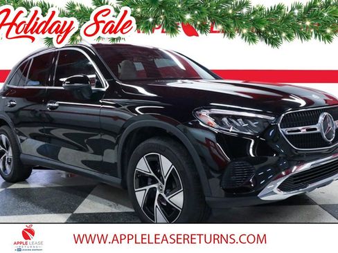 Used 2024 Mercedes-Benz GLC 300 4MATIC image 1