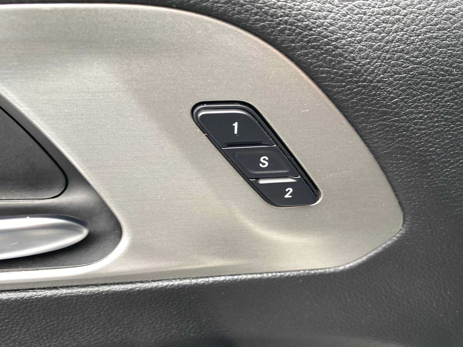 Used 2020 Chrysler Pacifica Touring-L AWD/4WD image 15