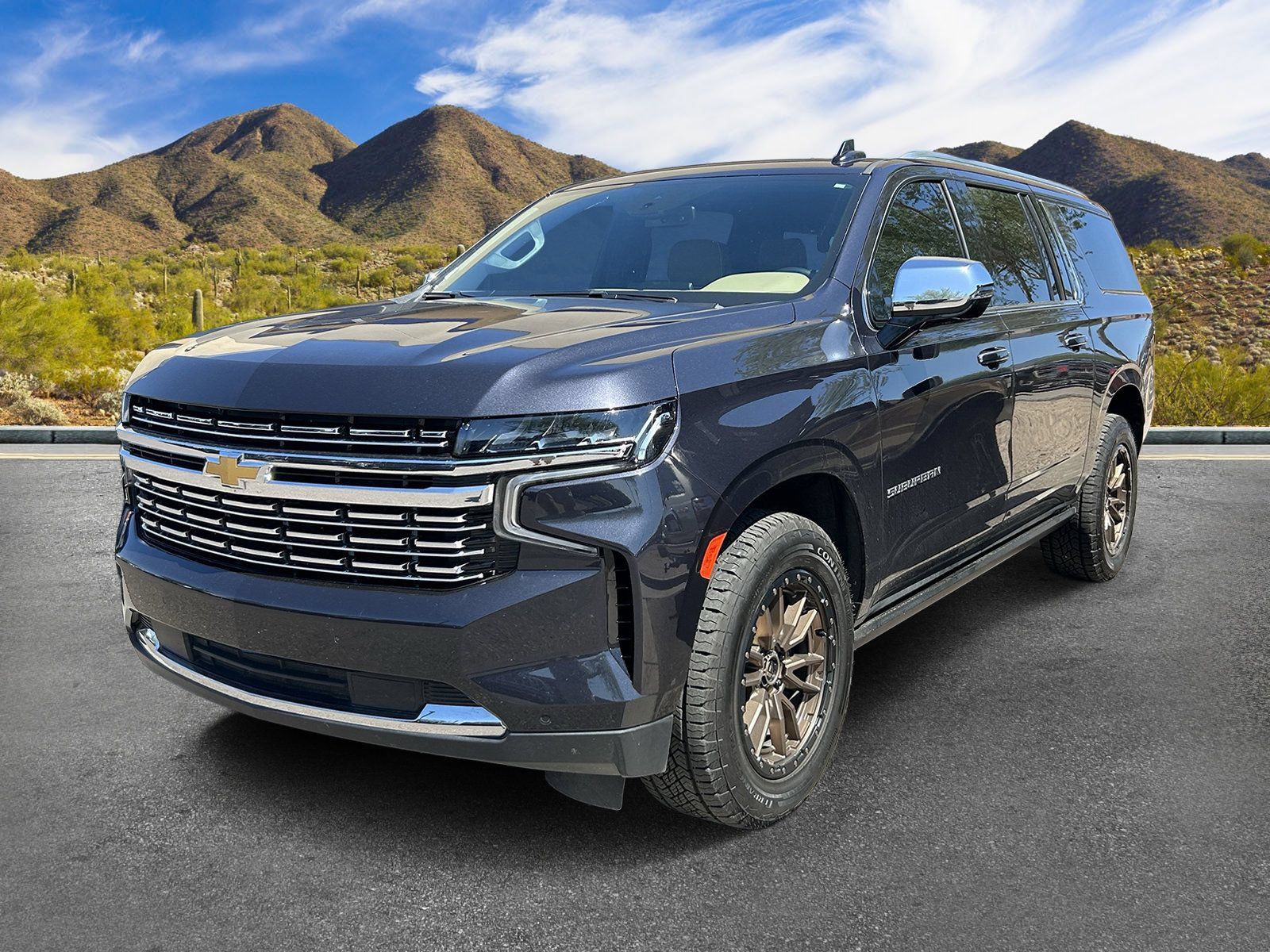Used 2023 Chevrolet Suburban Premier AWD/4WD image 2