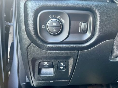 Used 2021 RAM 1500 Big Horn image 22