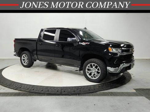 Used 2022 Chevrolet Silverado 1500 LT w/ Z71 Off-Road Package AWD/4WD image 1