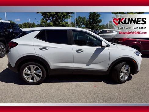 Used 2025 Buick Encore GX Preferred AWD/4WD image 7