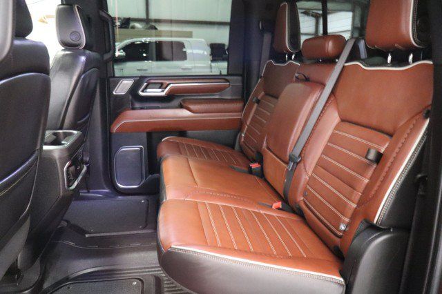 Used 2024 GMC Sierra 2500 Denali Ultimate AWD/4WD image 10