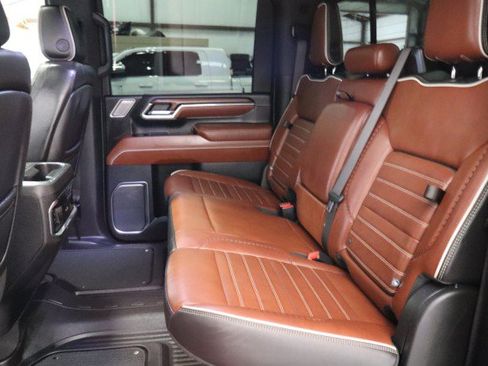 Used 2024 GMC Sierra 2500 Denali Ultimate AWD/4WD image 10