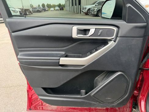 Used 2021 Ford Explorer XLT w/ Equipment Group 202A RWD image 6