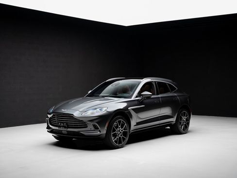 Used 2021 Aston Martin DBX image 4