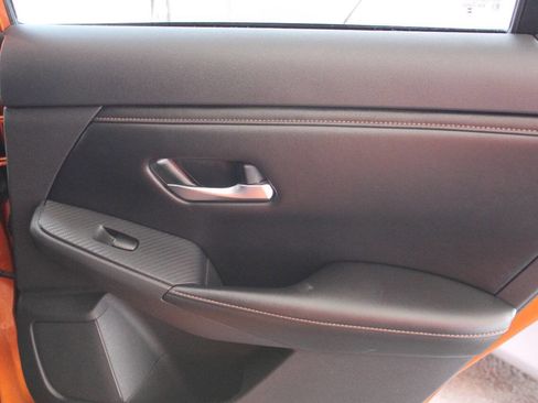 Used 2023 Nissan Sentra SR w/ Electronics Package image 12