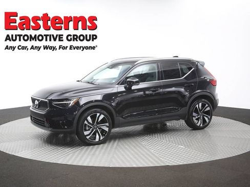 Used 2025 Volvo XC40 B5 Plus AWD/4WD image 58