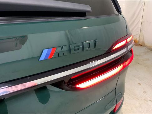 Used 2023 BMW X7 M60i w/ Executive Package image 9