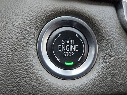 Used 2024 Chevrolet Colorado ZR2 w/ ZR2 Convenience Package III AWD/4WD image 9