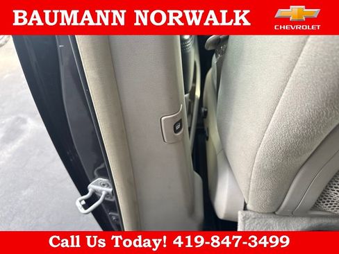 Used 2011 Dodge Grand Caravan Crew w/ Entertainment Group 1 FWD image 21