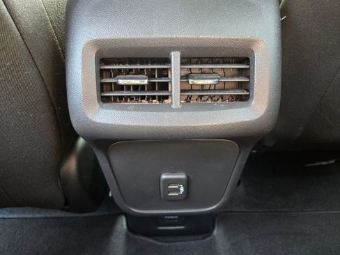 Used 2024 Chevrolet Equinox LT image 13