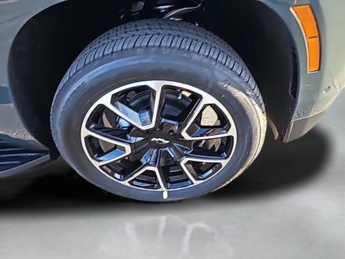 New 2026 Chevrolet Suburban RST w/ RST Capability Package image 18