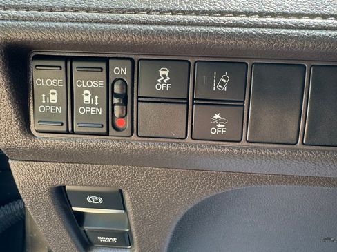 Used 2019 Honda Odyssey EX image 21
