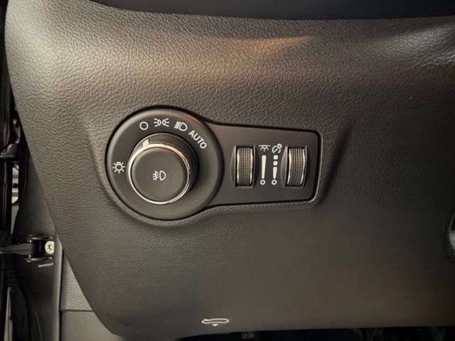 Used 2023 Jeep Compass Limited w/ Elite Group AWD/4WD image 34
