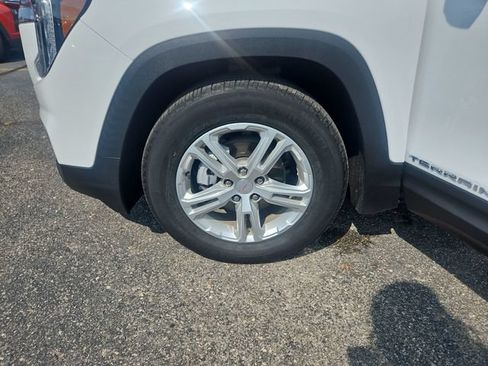 Used 2023 GMC Terrain SLE FWD image 26