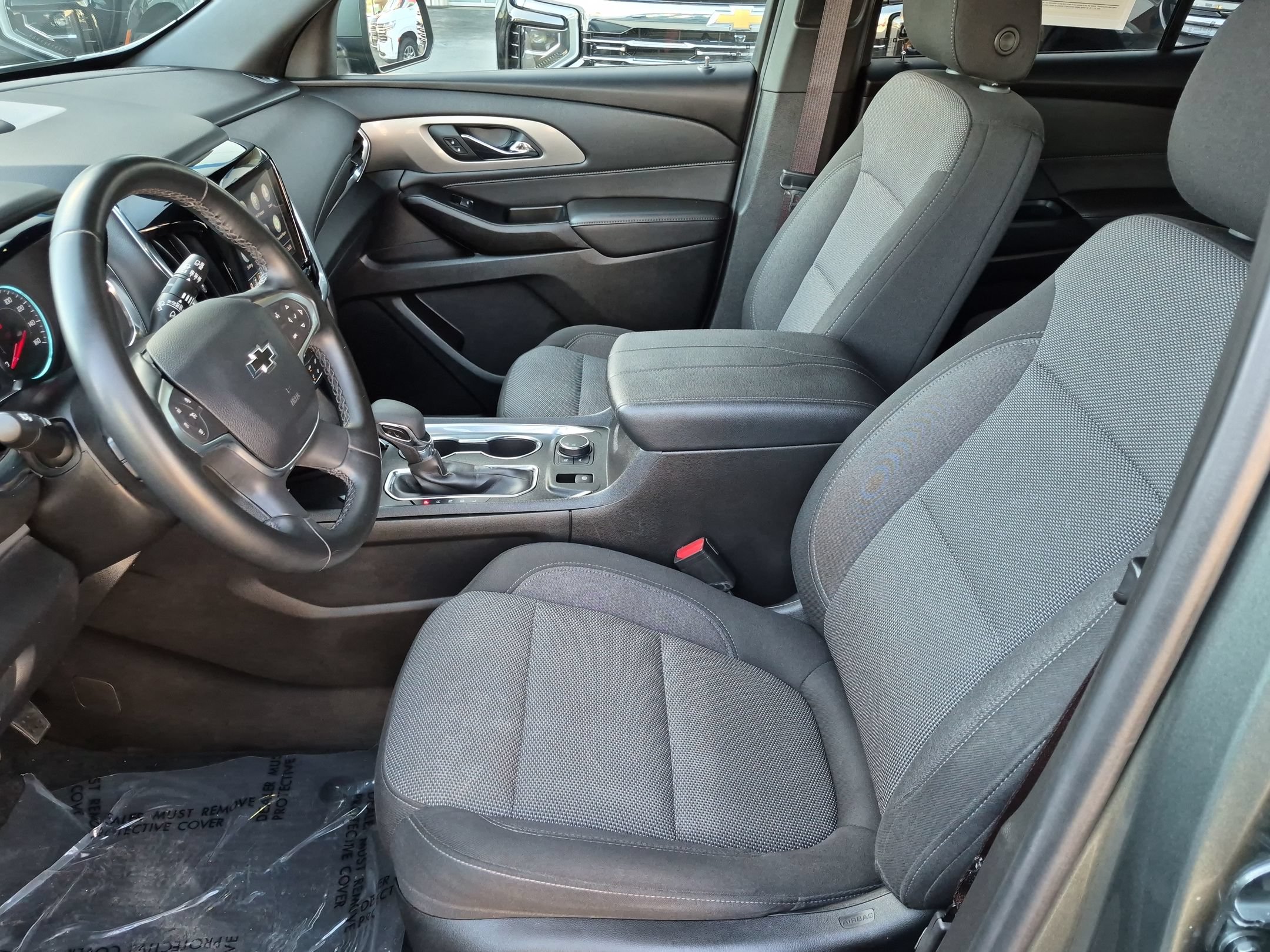 Used 2023 Chevrolet Traverse LT FWD image 21