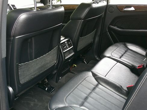 Used 2015 Mercedes-Benz GL 450 4MATIC image 47