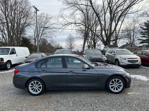 Used 2018 BMW 320i xDrive Sedan image 4