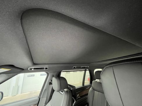 Used 2025 Land Rover Range Rover Long Wheelbase SE image 22