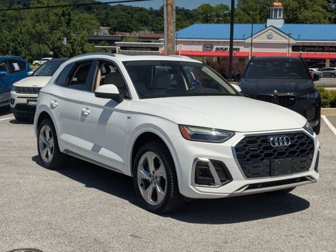 Used 2022 Audi Q5 2.0T Premium Plus w/ Premium Plus Package AWD/4WD image 6