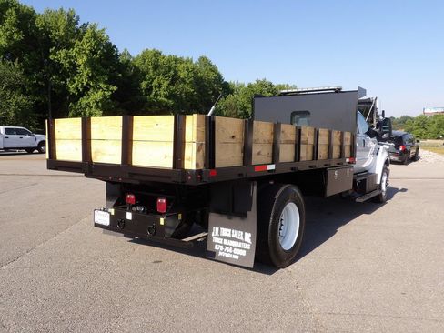 Used 2023 Ford F750 2WD Crew Cab Super Duty image 19