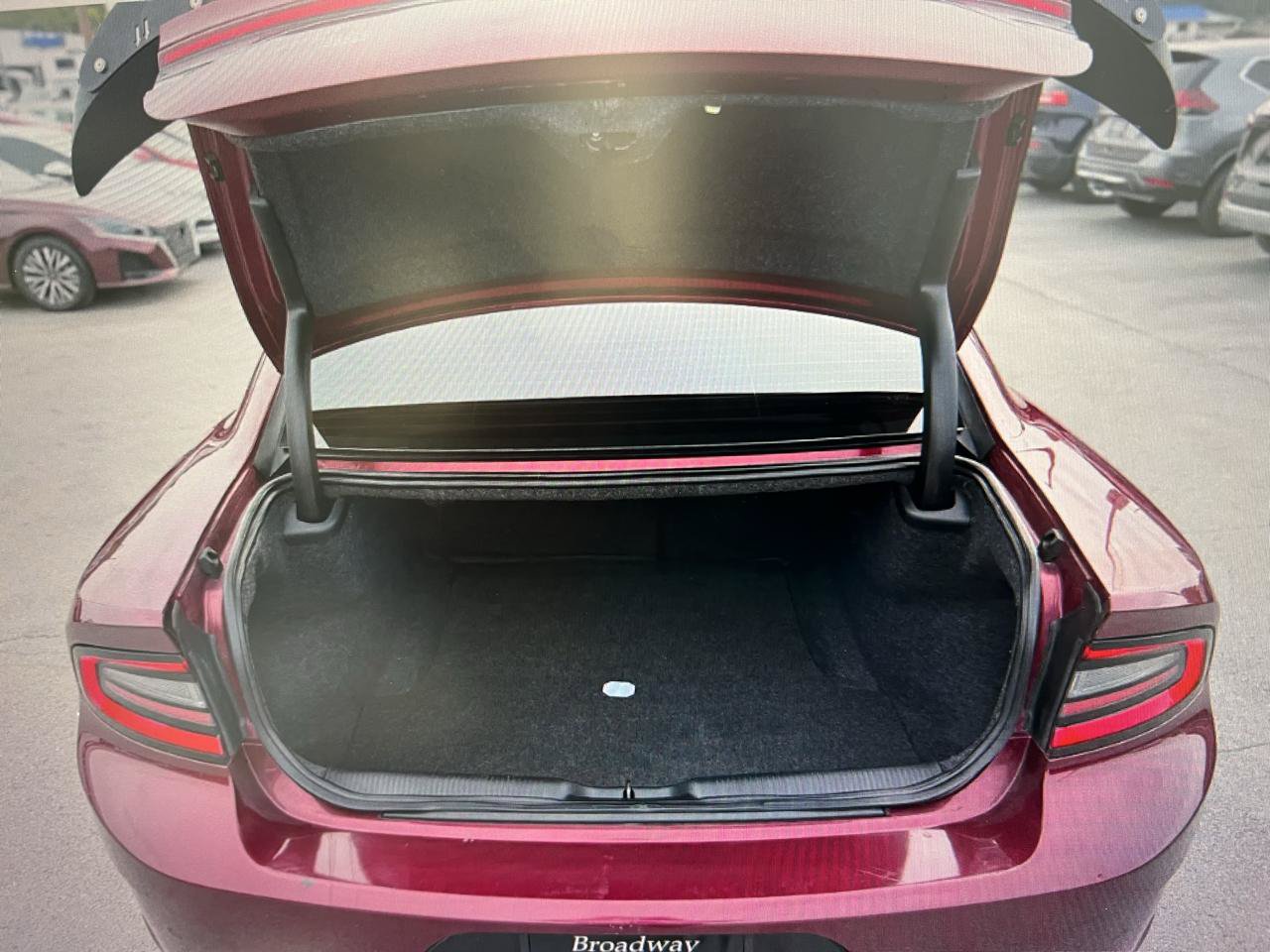 Used 2019 Dodge Charger Scat Pack RWD image 16