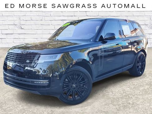 Used 2023 Land Rover Range Rover SE image 1