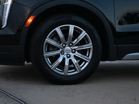 Used 2021 Cadillac XT4 Premium Luxury FWD image 26