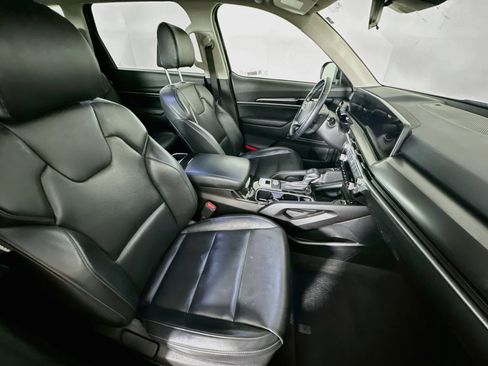 Used 2025 Kia Telluride S FWD image 34