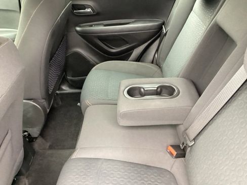 Used 2018 Chevrolet Trax LS image 14