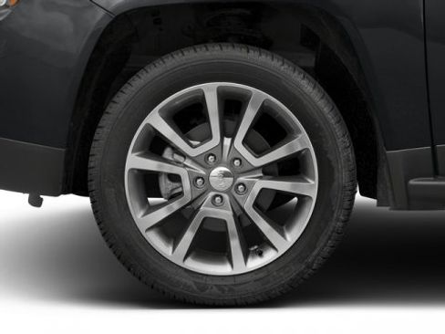 Used 2017 Jeep Compass Latitude image 14