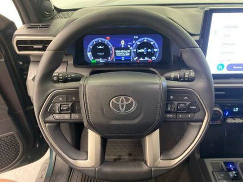 Used 2025 Toyota 4Runner TRD Off-Road Premium AWD/4WD image 20