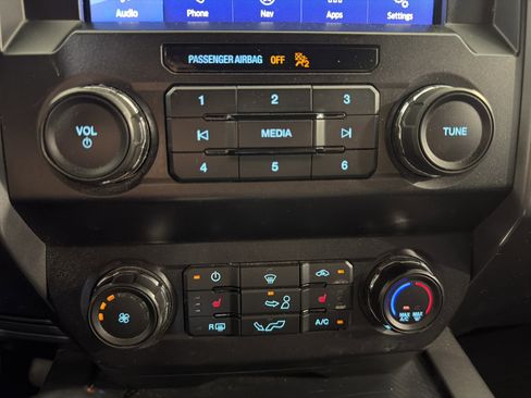 Used 2019 Ford F150 XLT w/ Equipment Group 302A Luxury image 33