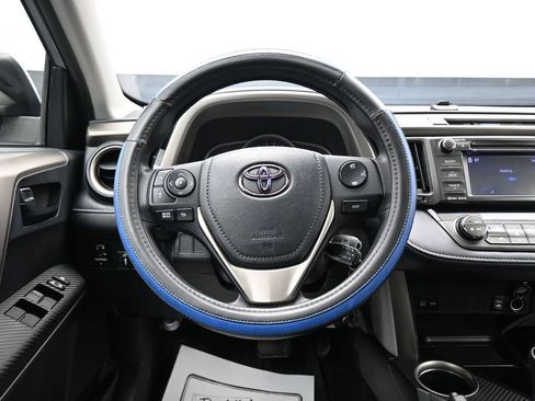 Used 2013 Toyota RAV4 XLE FWD image 16