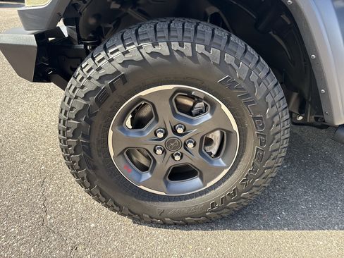 Used 2024 Jeep Wrangler Unlimited Sport AWD/4WD image 11