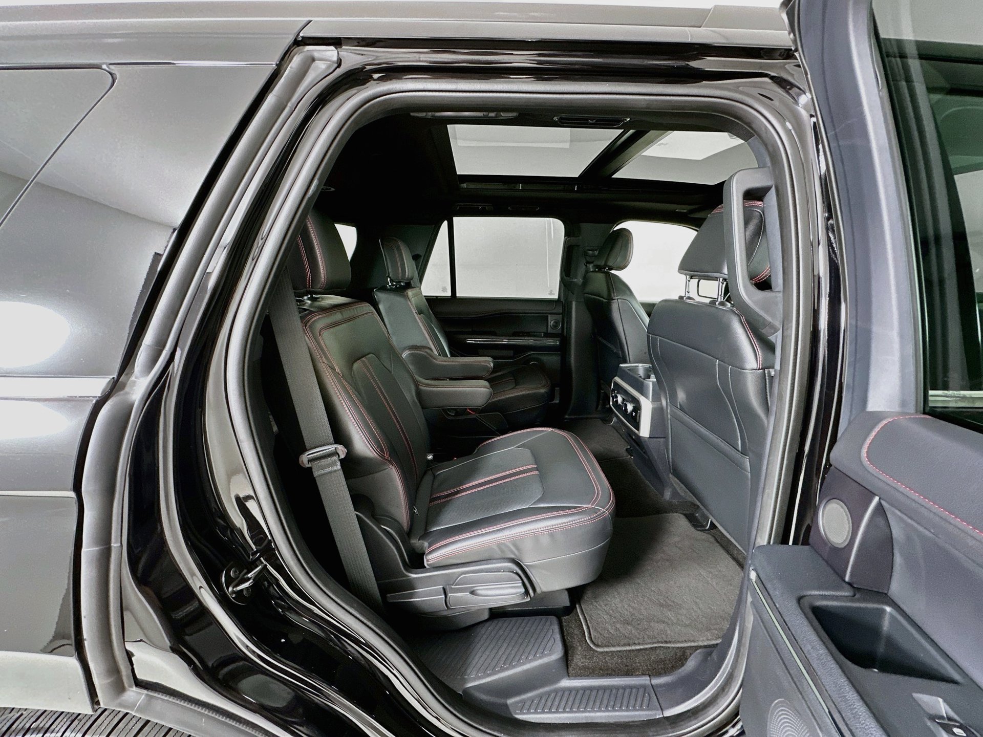 Used 2022 Ford Expedition Limited RWD image 32
