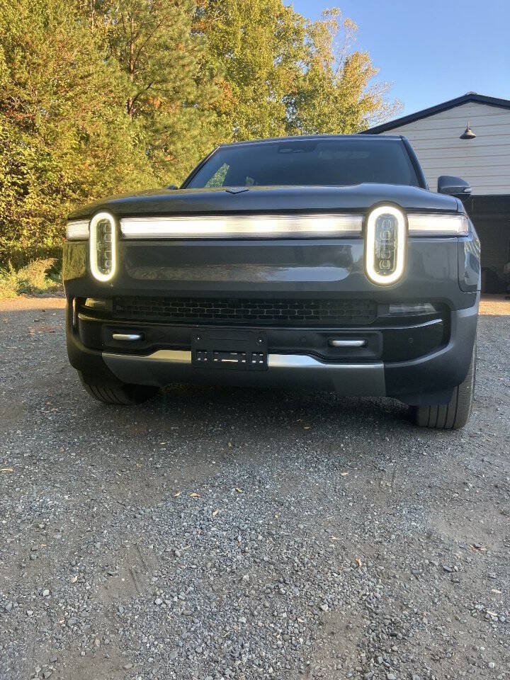 Used 2025 Rivian R1S Adventure Dual AWD/4WD image 4