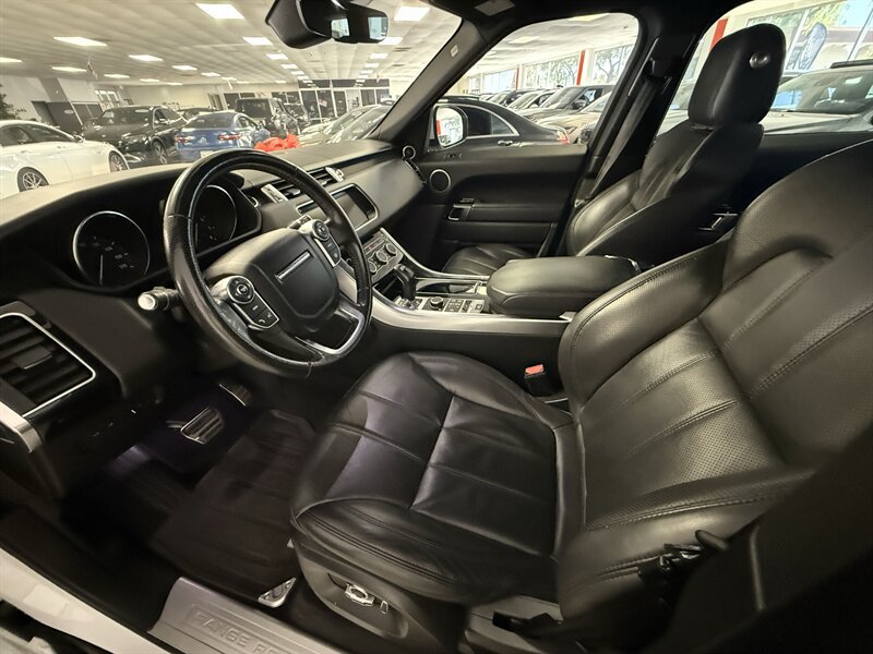 Used 2017 Land Rover Range Rover Sport HSE AWD/4WD image 15