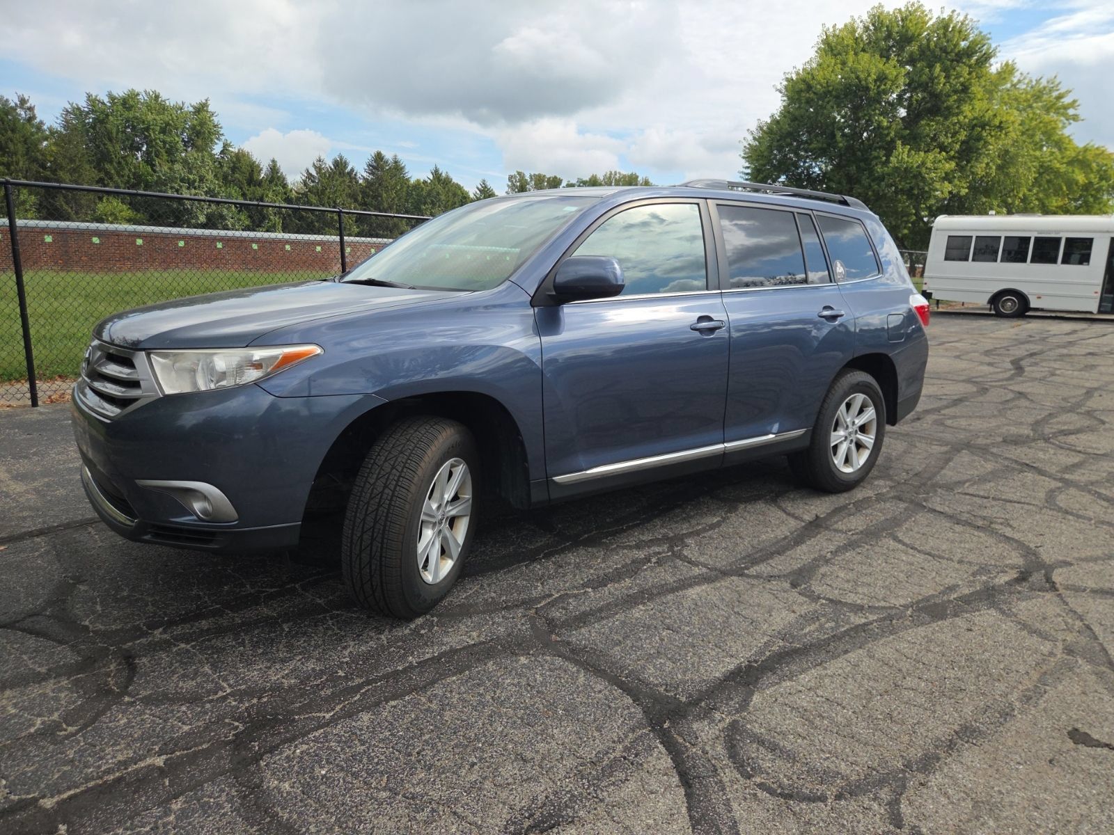 Used 2013 Toyota Highlander SE AWD/4WD image 14