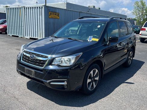 Used 2018 Subaru Forester 2.5i Premium AWD/4WD image 2