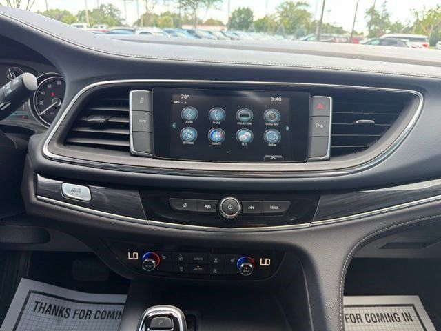 Used 2018 Buick Enclave Essence AWD/4WD image 23